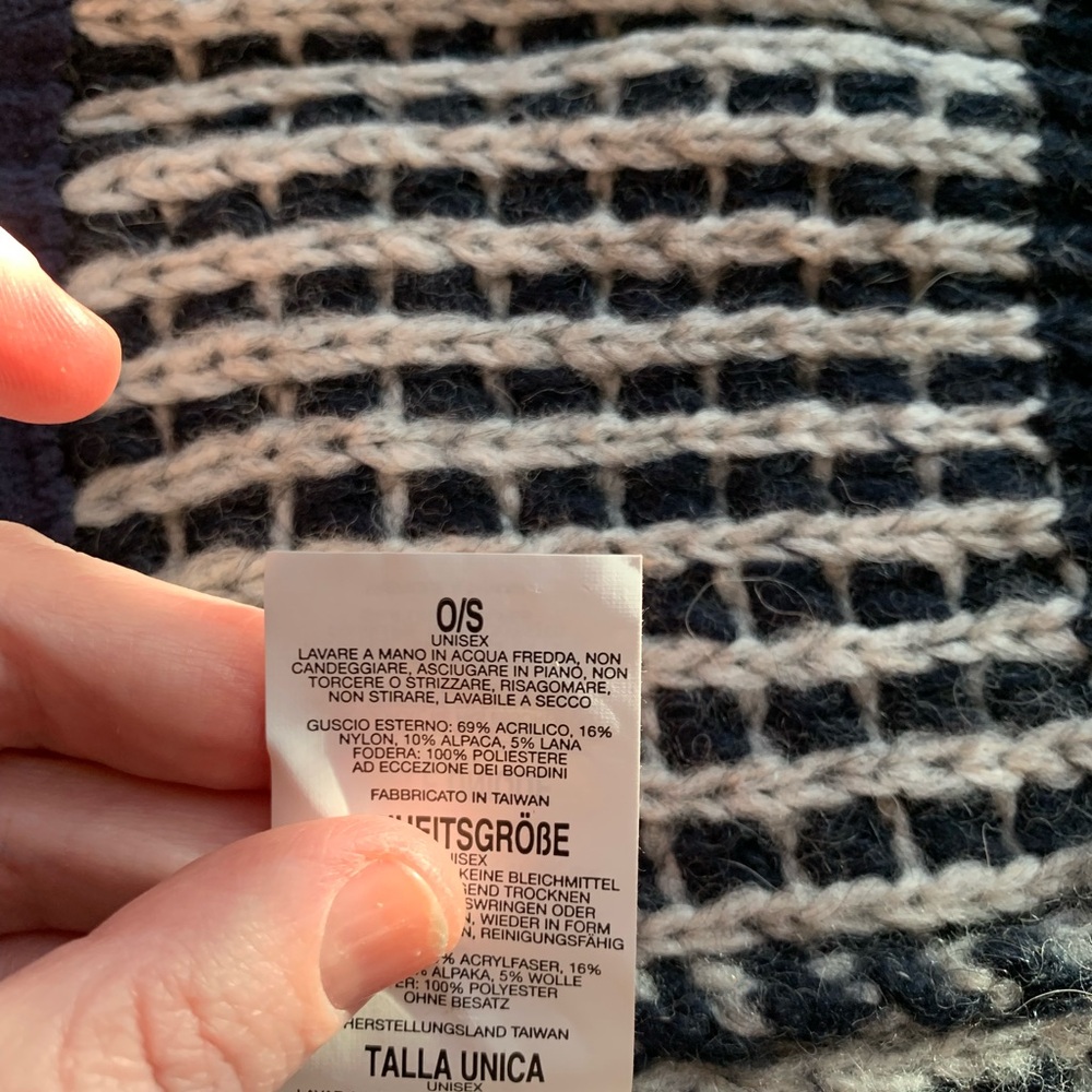 Columbia Navy and Grey Knit Beanie Stocking Cap Inisex - Picture 7 of 9